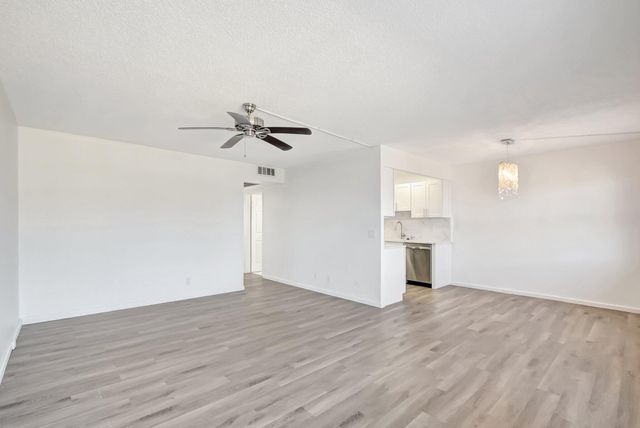 4015 Cornwall A, Boca Raton, FL 33434