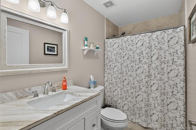 100 Boniface Drive 17C, Pine Bush, NY 12566