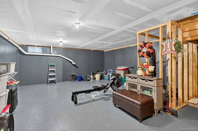 100 Boniface Drive 17C, Pine Bush, NY 12566