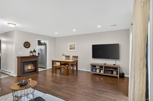 100 Boniface Drive 17C, Pine Bush, NY 12566