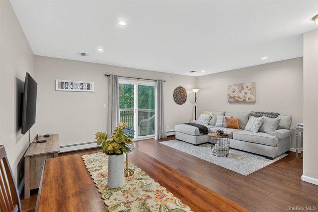 100 Boniface Drive 17C, Pine Bush, NY 12566