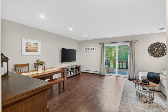 100 Boniface Drive 17C, Pine Bush, NY 12566