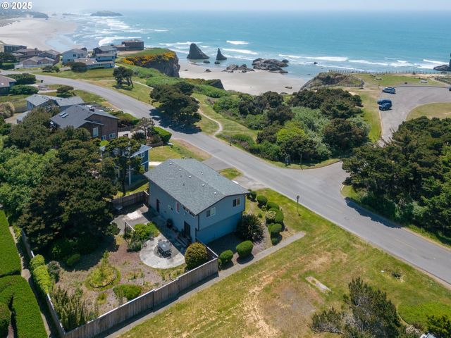 2131 Beach Loop Drive, Bandon, OR 97411