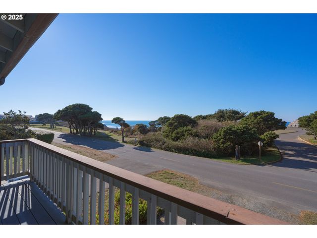2131 Beach Loop Drive, Bandon, OR 97411