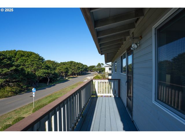 2131 Beach Loop Drive, Bandon, OR 97411
