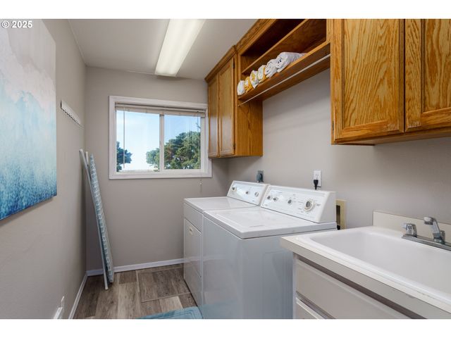 2131 Beach Loop Drive, Bandon, OR 97411