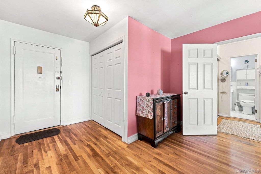 10 Franklin Avenue 2A, White Plains, NY 10601 — photo 2