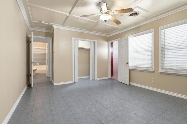 106 Barracuda Avenue, Galveston, TX 77550