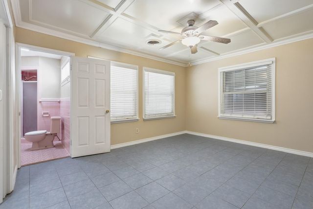 106 Barracuda Avenue, Galveston, TX 77550