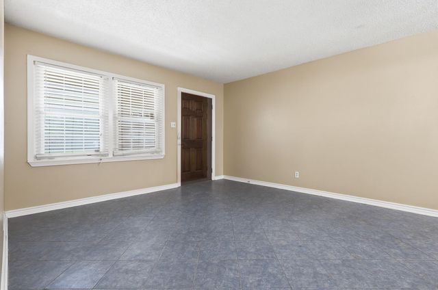 106 Barracuda Avenue, Galveston, TX 77550