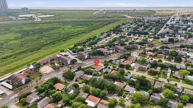 106 Barracuda Avenue, Galveston, TX 77550