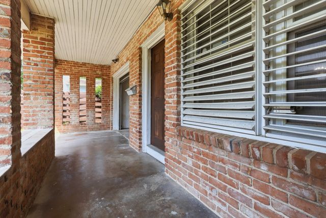 106 Barracuda Avenue, Galveston, TX 77550