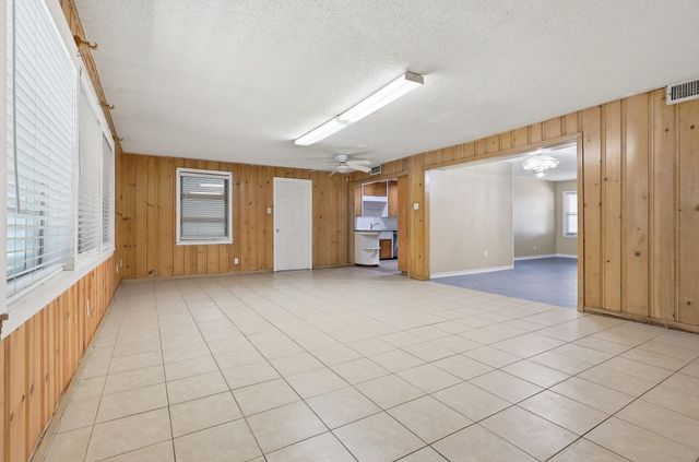 106 Barracuda Avenue, Galveston, TX 77550