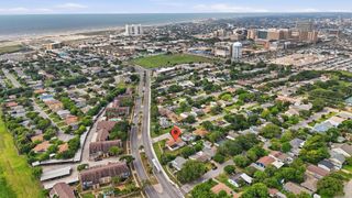 106 Barracuda Avenue, Galveston, TX 77550