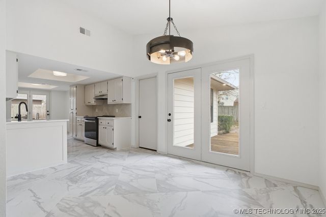 1702 S Aster Court, Broken Arrow, OK 74012