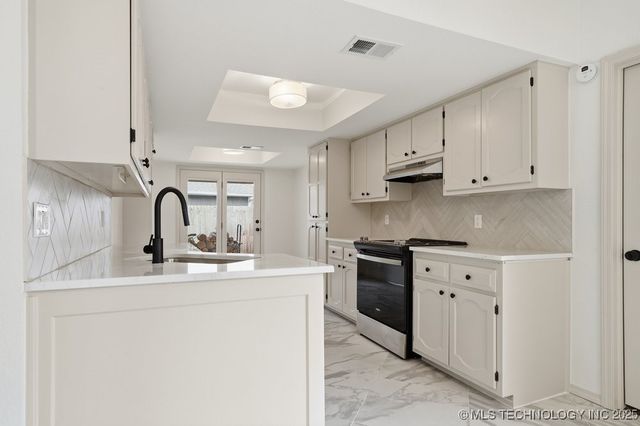 1702 S Aster Court, Broken Arrow, OK 74012