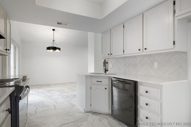 1702 S Aster Court, Broken Arrow, OK 74012