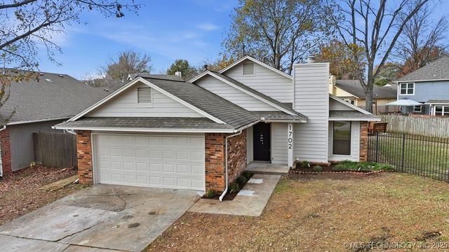 1702 S Aster Court, Broken Arrow, OK 74012
