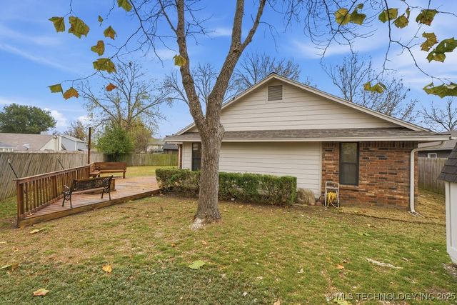 1702 S Aster Court, Broken Arrow, OK 74012