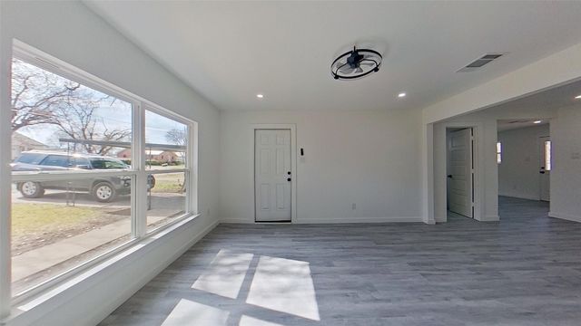 7724 Longfield Drive, White Settlement, TX 76108