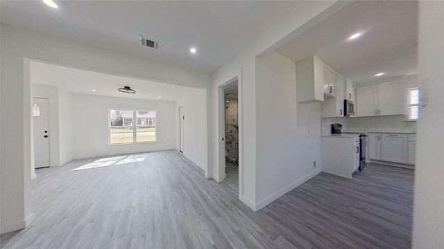 7724 Longfield Drive, White Settlement, TX 76108