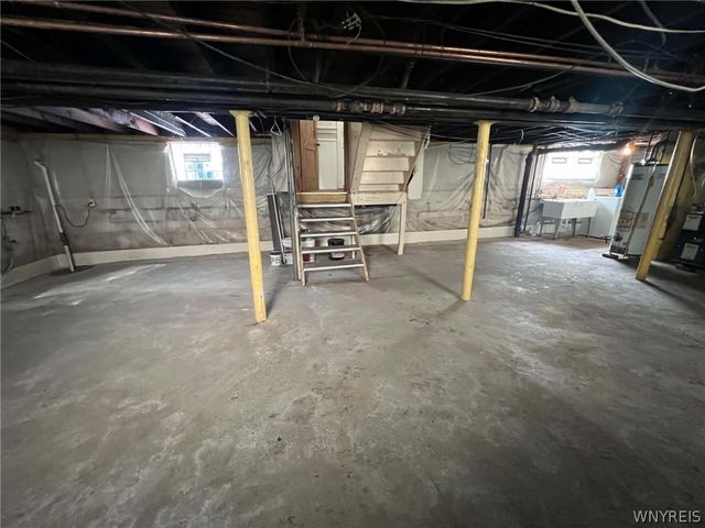 98 Freund Street Upper, Buffalo, NY 14215