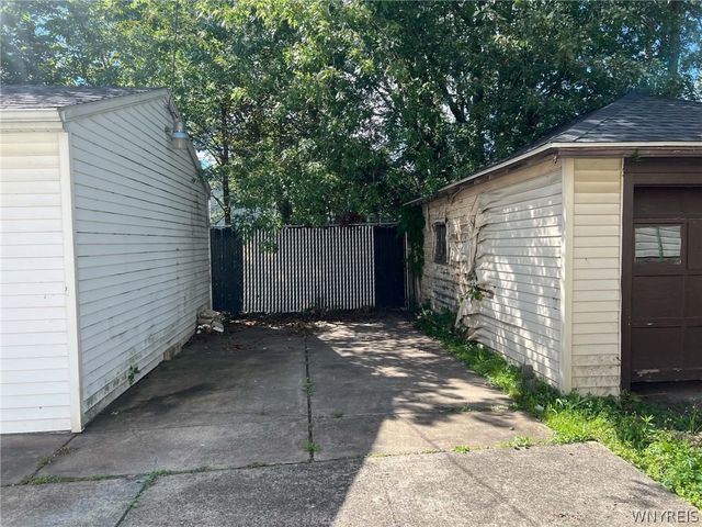 98 Freund Street Upper, Buffalo, NY 14215