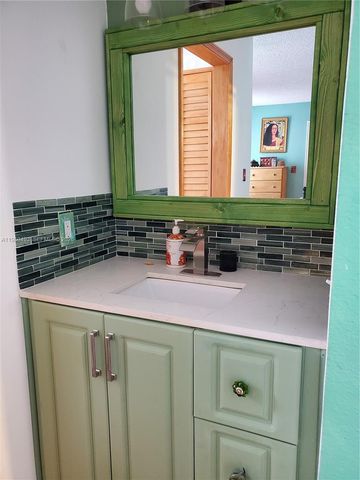 6445 Indian Creek Dr B6, Miami Beach, FL 33141