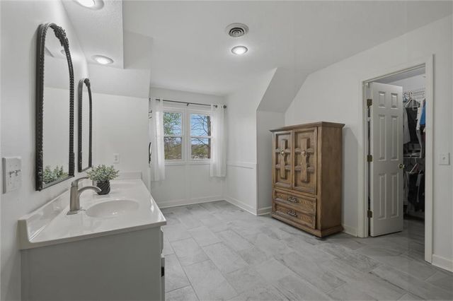 1100 Wellington Way, Liberty, MO 64068
