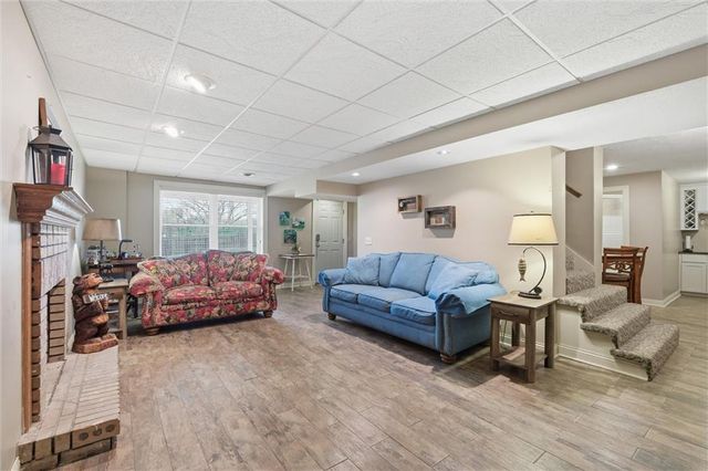 1100 Wellington Way, Liberty, MO 64068