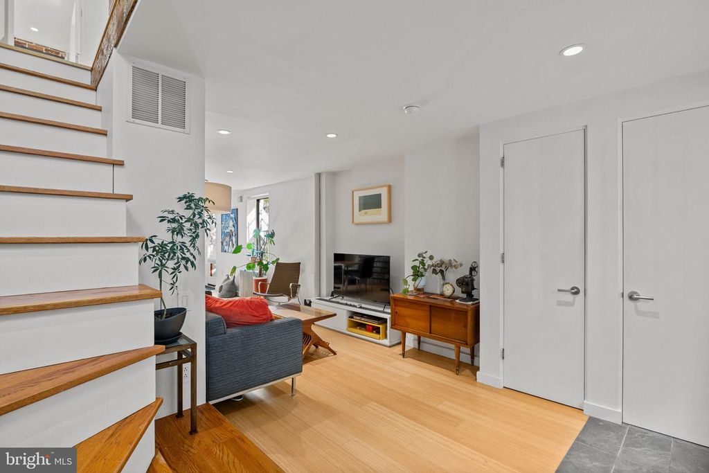 601 FULTON ST, PHILADELPHIA, PA 19147 — photo 2