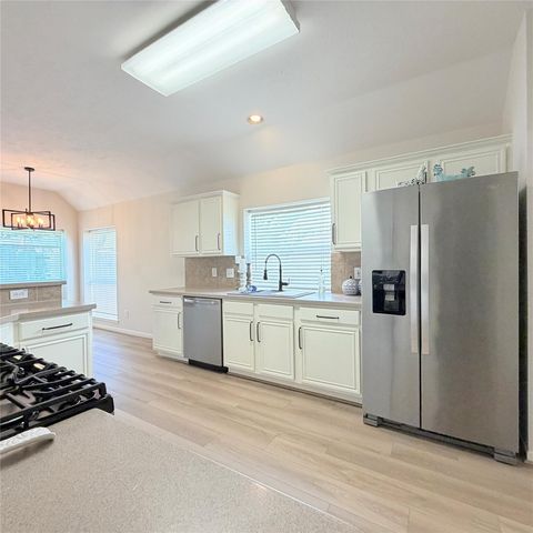 10707 Overton Circle, Houston, TX 77065