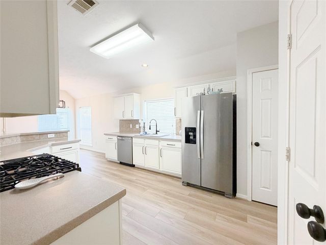 10707 Overton Circle, Houston, TX 77065