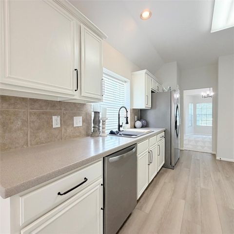 10707 Overton Circle, Houston, TX 77065