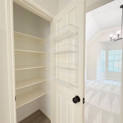 10707 Overton Circle, Houston, TX 77065