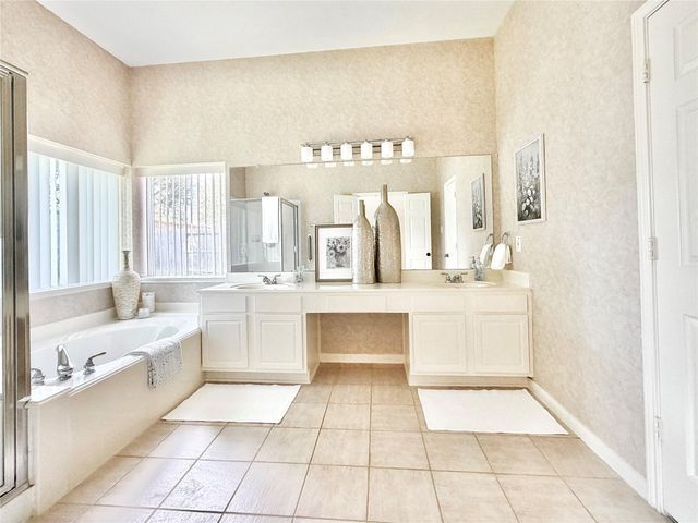 10707 Overton Circle, Houston, TX 77065