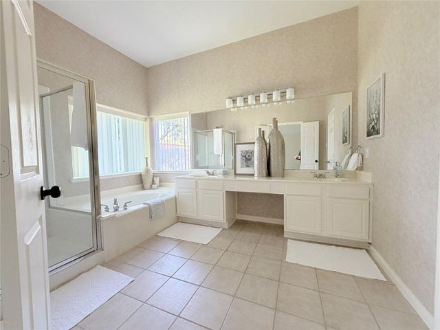 10707 Overton Circle, Houston, TX 77065