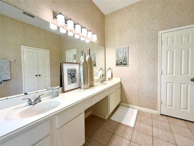 10707 Overton Circle, Houston, TX 77065