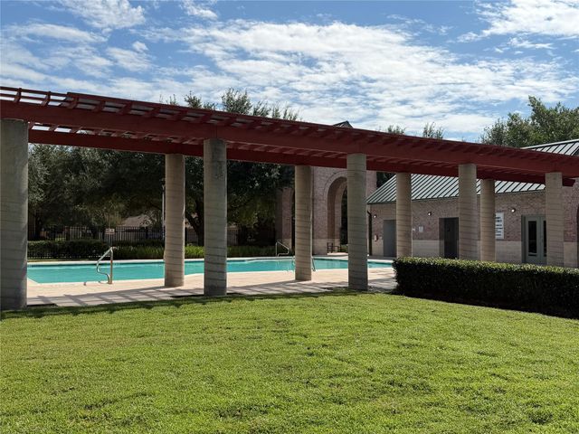 10707 Overton Circle, Houston, TX 77065