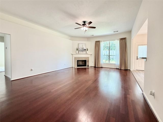 10707 Overton Circle, Houston, TX 77065