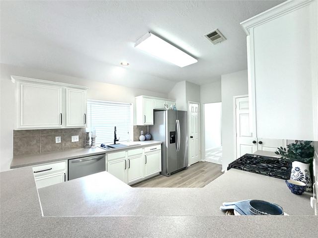 10707 Overton Circle, Houston, TX 77065