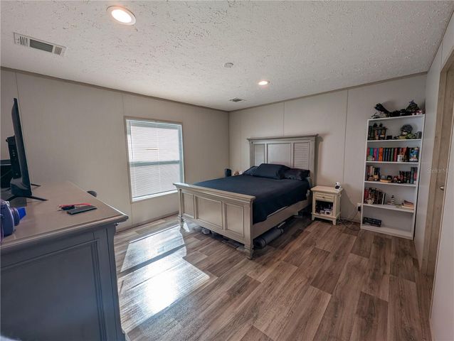 231 TROPIC AVENUE, Satsuma, FL 32189