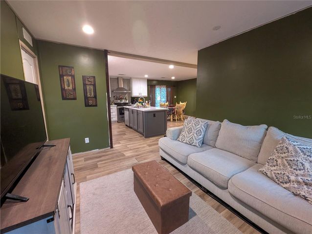 231 TROPIC AVENUE, Satsuma, FL 32189