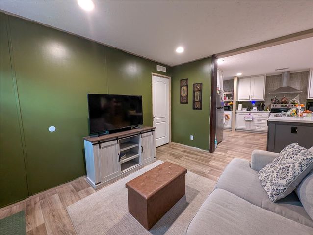 231 TROPIC AVENUE, Satsuma, FL 32189