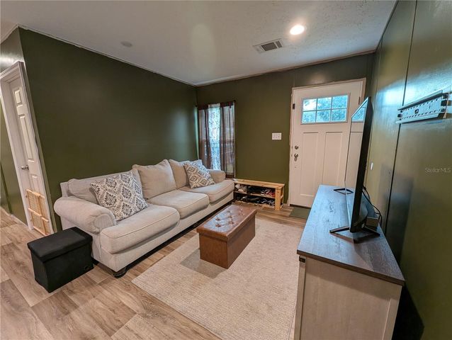 231 TROPIC AVENUE, Satsuma, FL 32189