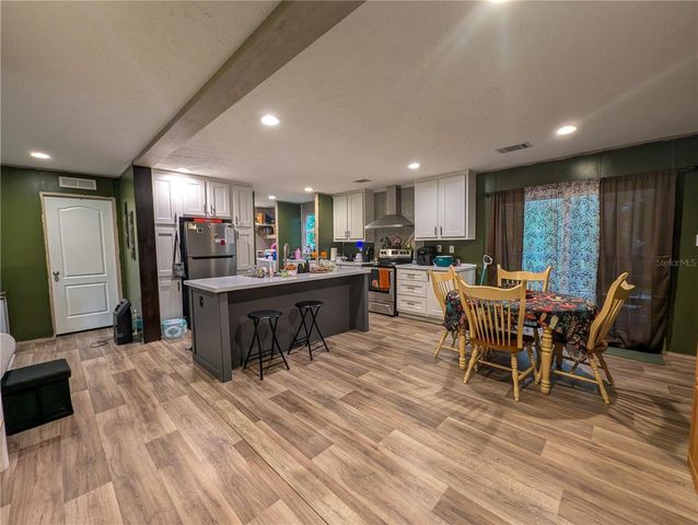 231 TROPIC AVENUE, Satsuma, FL 32189