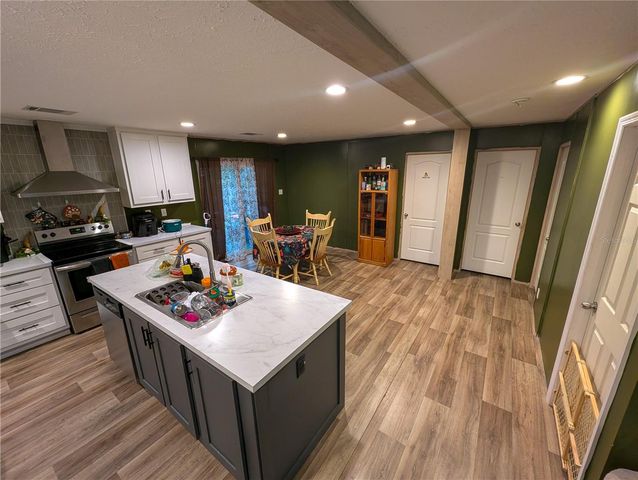 231 TROPIC AVENUE, Satsuma, FL 32189