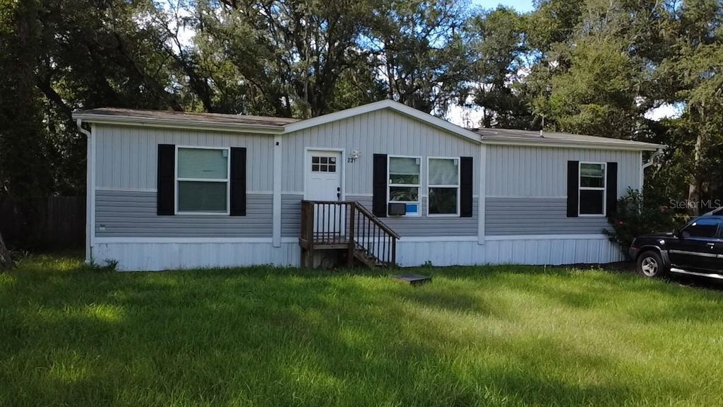 231 TROPIC AVENUE, Satsuma, FL 32189