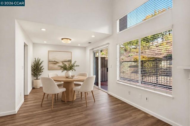 242 Portola Dr, Danville, CA 94506