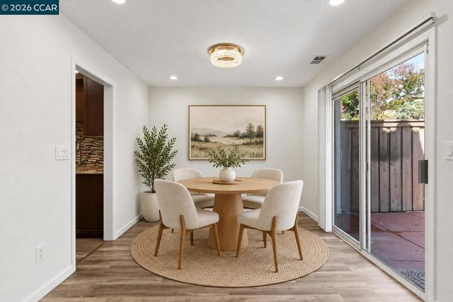 242 Portola Dr, Danville, CA 94506